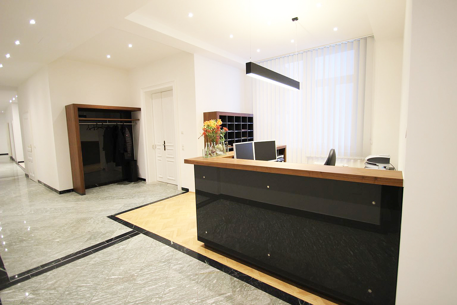 Empfangsbereich in einer Kanzlei als Teil der Kanzleieinrichtung